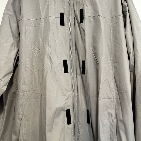 NWT Men’s Sz:L Grey Coofandy Rain Coat. Hooded. Fill Zip. Pockets. Mesh Interior - Picture 14 of 16